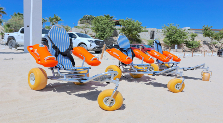 Cuentan playas de Los Cabos con sillas anfibias para personas con discapacidad