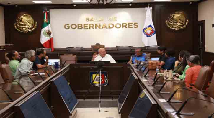 Atiende gobernador Víctor Castro necesidades sociales de habitantes de Todos Santos 