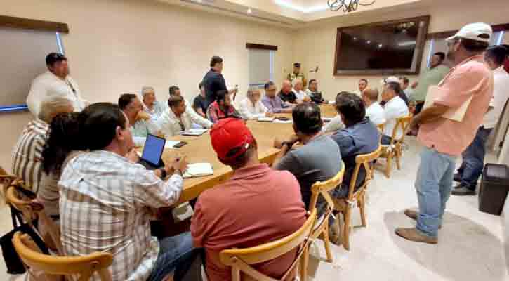 Autoridades de Los Cabos y transportistas acuerdan lineamientos durante obras en la glorieta de Fonatur, en SJC