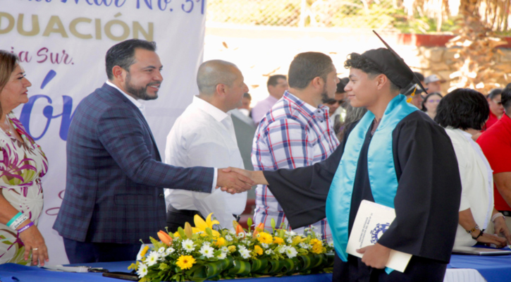 Encabeza alcalde Christian Agúndez ceremonia de clausura del Cetmar No.31 en CSL