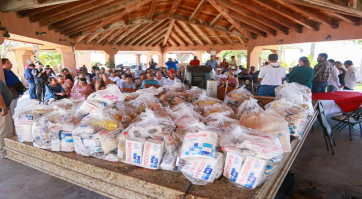 Entrega DIF Los Cabos 100 apoyos alimentarios a familias de pescadores en SJC