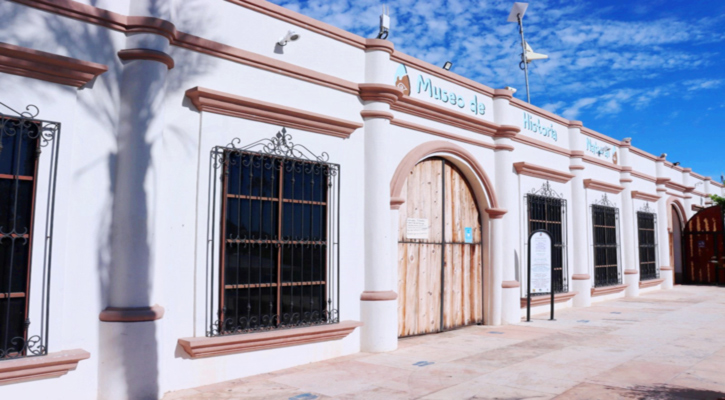 Continúan cursos gratuitos de inglés en el Museo de Historia Natural de CSL