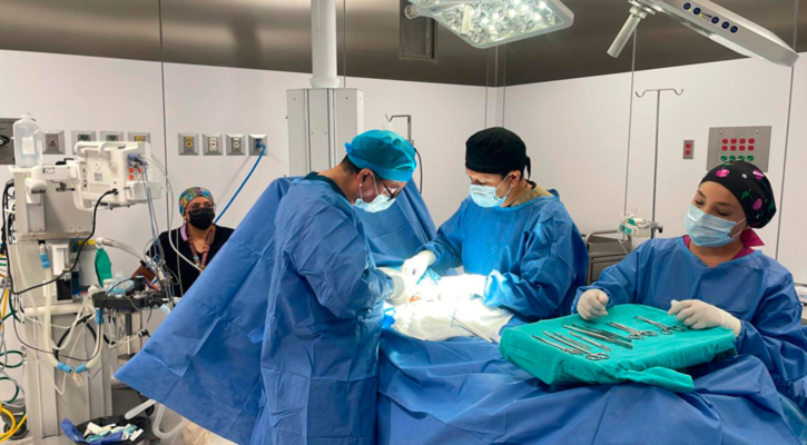  Estrena Isssste quirófano en Clínica Hospital CSL