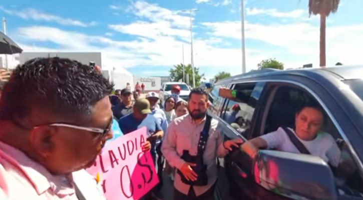 “Un grupo no puede imponerme”, dice Gobernador ante petición de turisteros de cese del Director de Transporte