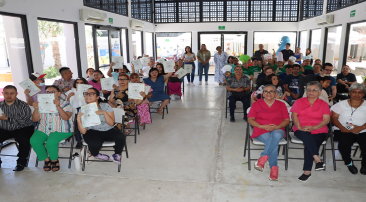 Llevan capacitación e inclusión a personas con discapacidad el Icatebcs y SEDIF