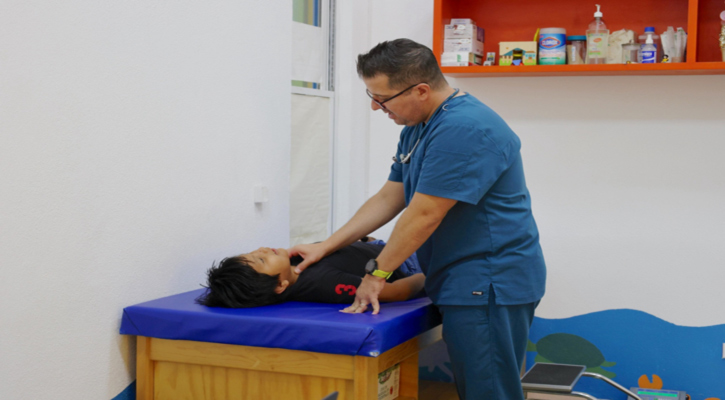 Realizan segunda jornada de valoraciones con neuropediatra para niñez con discapacidad en Los Cabos