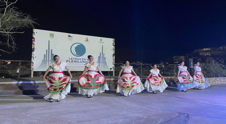 Celebran nueva edición de “Letras en Plenilunio” en el Cerrito del Timbre en CSL
