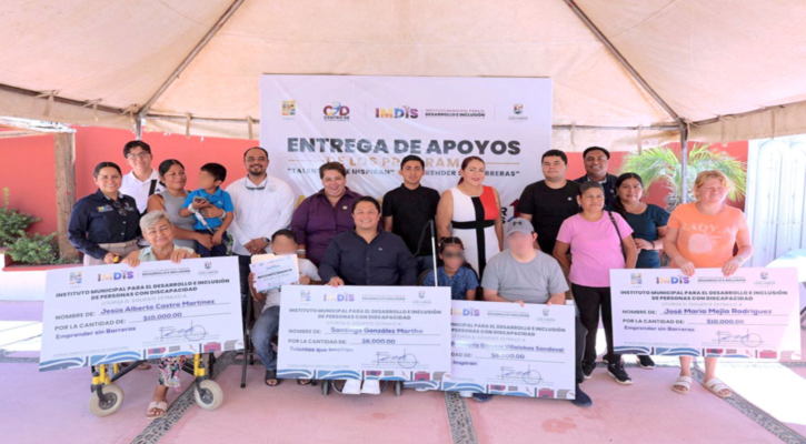 Reciben personas con discapacidad y sus familias apoyos económicos del Ayuntamiento de Los Cabos