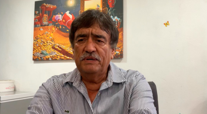 Considera Oscar Leggs que adversarios pretenden impedirle aspiraciones para el 2027