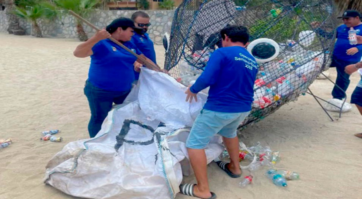 Mediante programa de reciclaje, recolectan 150 kilos de PET en playas La Gaviota y Chileno