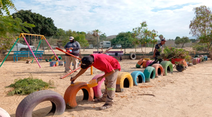 Rehabilitan parques de Todos Santos y El Pescadero