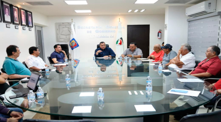 Encabeza Saúl González encuentro con secretarios de sitios de taxis de La Paz
