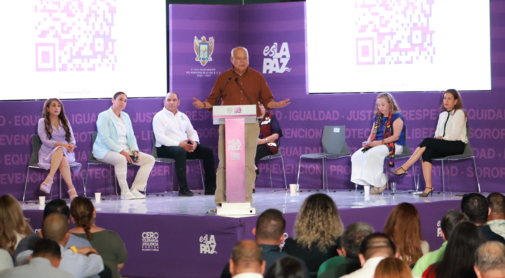 “Mesa Violeta”, un paso importante en la erradicación de la violencia contra la mujer sudcaliforniana”: Víctor Castro
