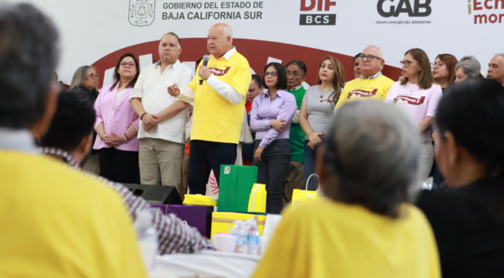 Reconoce Víctor Castro aportación de adultos mayores para el desarrollo de BCS