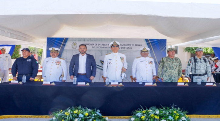Asiste Christian Agúndez a la Ceremonia de Entrega-Recepción del Mando de Armas del Sector Naval de CSL