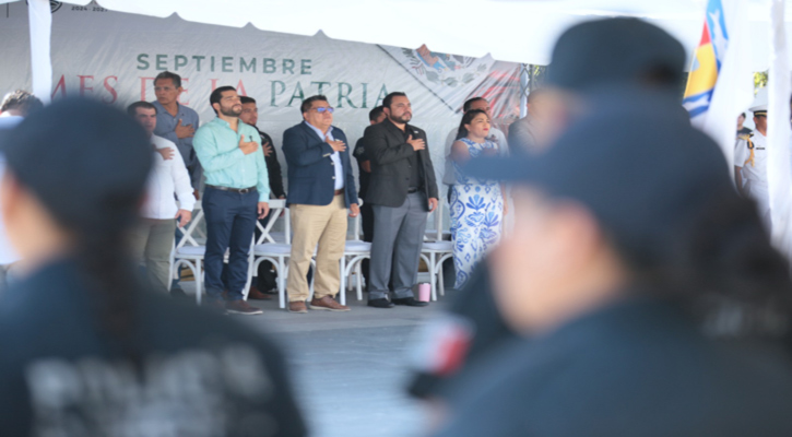 Anuncia alcalde Christian Agúndez fortalecimiento de trabajos de bacheo tras afectaciones por “Lorena”