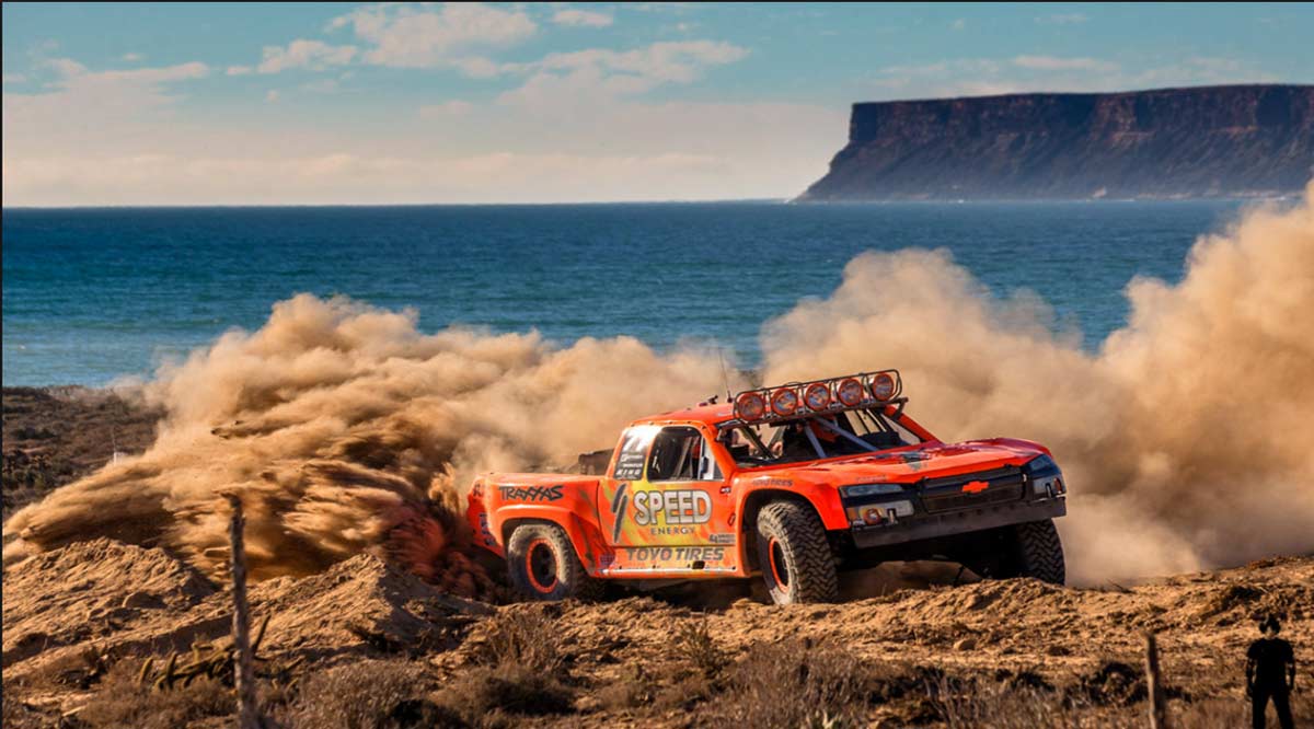 Destaca regidor Atienzón trascendencia deportiva de la Baja 1000 en Los Cabos