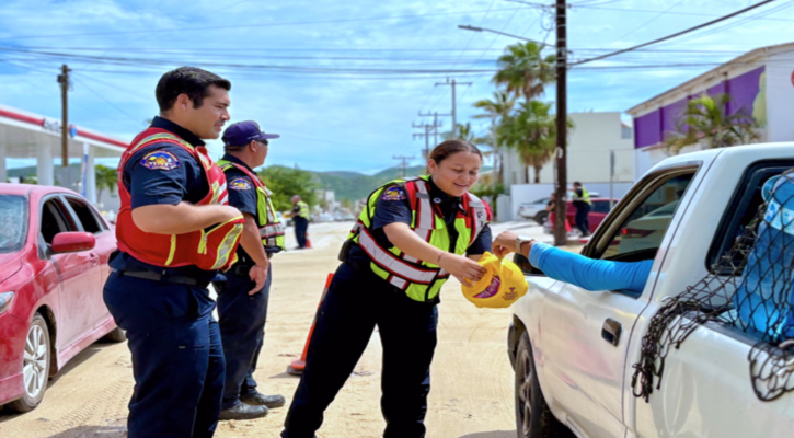 Se suman Bomberos de SJC al Boteo Teletón 2025
