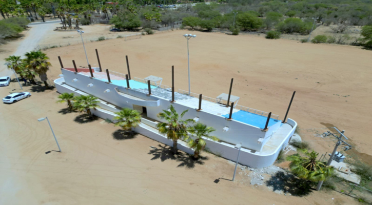 Dio el Alcalde de Los Cabos banderazo de inicio para rehabilita el estadio de Caduaño