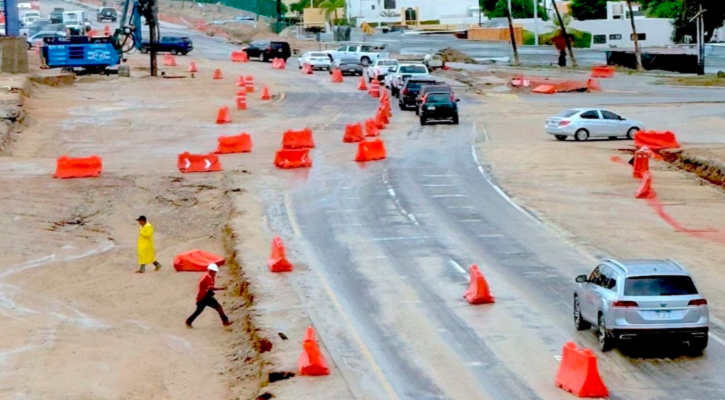 Tránsito en glorieta de Fonatur en SJC se encuentra operando con 3 en carriles; exhortan a circular con precaución
