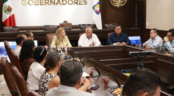 Se reúne el gobernador Víctor Castro con el Colegio de Notarios y refrenda compromiso con la campaña nacional del testamento