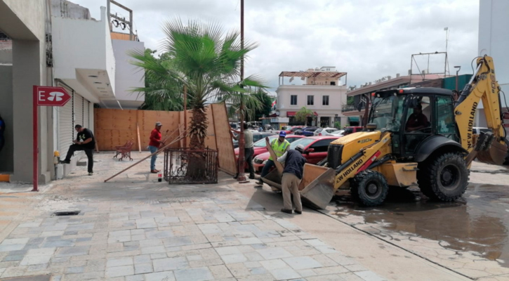 Libera gobierno de La Paz vía pública en la calle 16 de Septiembre