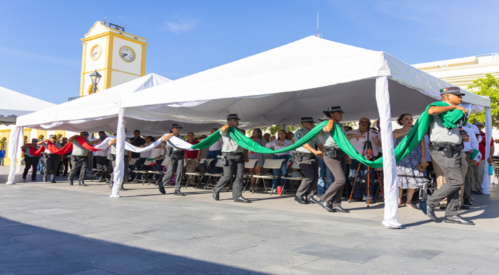 Realiza gobierno de Los Cabos ceremonia de izamiento de bandera para conmemorar el inicio del Mes Patrio