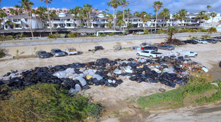 Retiran 110 toneladas de basura en la playa 8 Cascadas en CSL