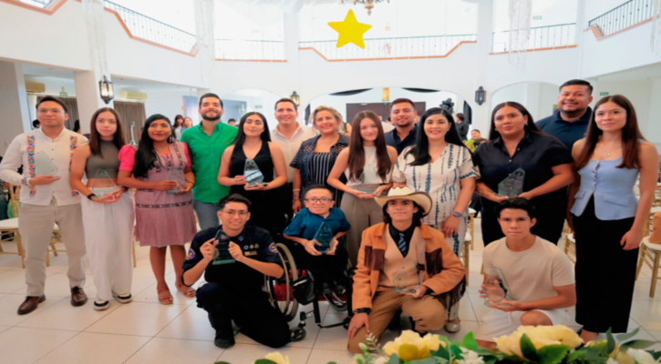 Reconocen a la juventud de Los Cabos con la Entrega del Premio Municipal de la Juventud 2025; premiaron 10 categorías