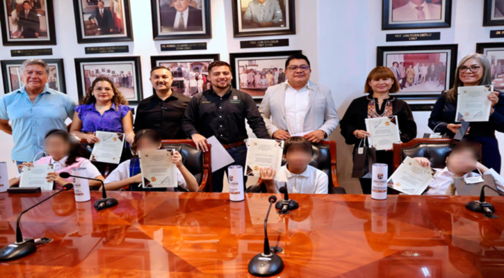 Reconoce Ayuntamiento de Los Cabos a estudiantes destacados en “Misión Conocimiento 2025”