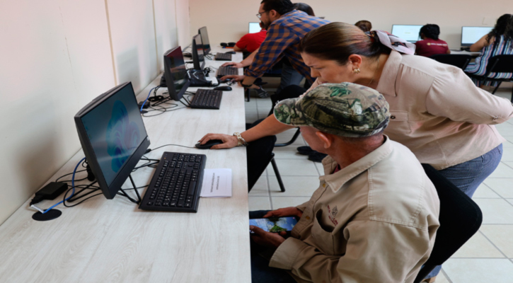 Recibe SEDIF un taller de capacitación en beneficio de las personas adultas mayores