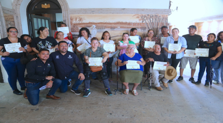 Beneficia Ayuntamiento de Los Cabos a 20 familias con apoyos económicos; inversión superior a los 500 mil pesos