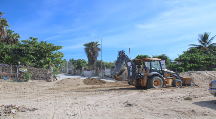 Realizan limpieza y mantenimiento urbano en Santa Rosa en SJC