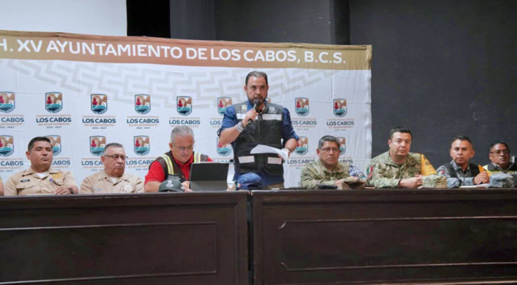 Activan en Los Cabos plan de emergencia y abren 19 albergues; suspendidas las clases  