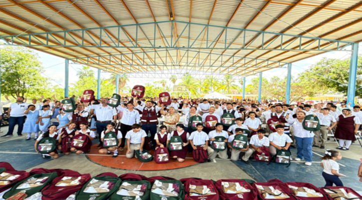 Ayuntamiento de Los Cabos ha beneficiado a más de 15 mil estudiantes a través del programa “Útiles con Cambio”