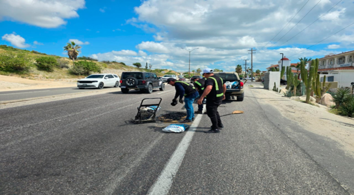 Implementa Ayuntamiento de Los Cabos bacheo para mejoramiento de vialidades en el municipio