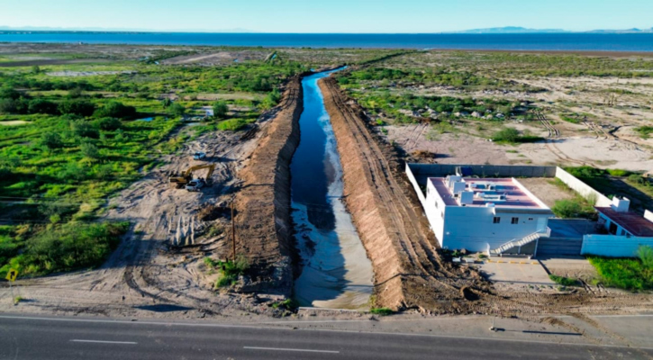 Concluye gobierno de BCS la primera etapa de desazolve en el canal pluvial del Ejido Chametla Concluye gobierno de BCS la primera etapa de desazolve en el canal pluvial del Ejido Chametla