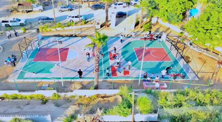 Rehabilita Cabildo de Los Cabos cancha de baloncesto en colonia Country del Mar