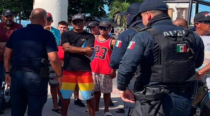Comienza depuración de tour operadores del malecón de La Paz; ilegales no quieren retirarse