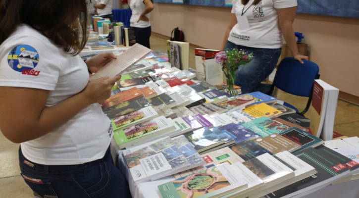 La UABCS celebrará su Feria Universitaria del Libro 2025 dedicada al teatro