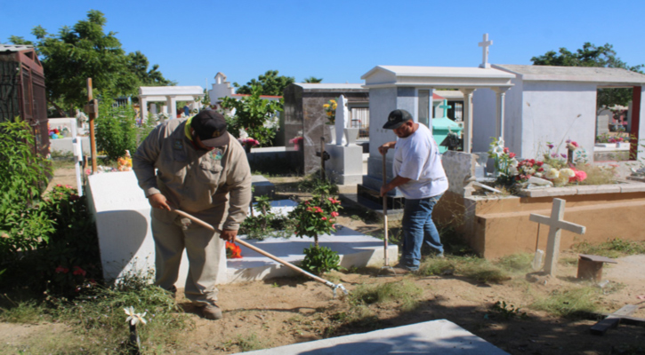 Realizan limpieza y mantenimiento en los panteones del municipio de Los Cabos