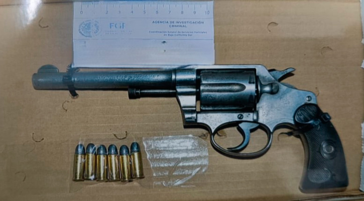 Sentencia condenatoria contra un hombre por delitos contra la salud y portación de arma de fuego en La Paz Sentencia condenatoria contra un hombre por delitos contra la salud y portación de arma de fuego en La Paz