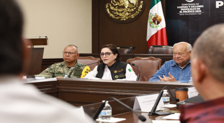 “Priscilla” continúa su trayectoria paralela a BCS; Gobernador exhorta a la población a mantener la precaución “Priscilla” continúa su trayectoria paralela a BCS; Gobernador exhorta a la población a mantener la precaución