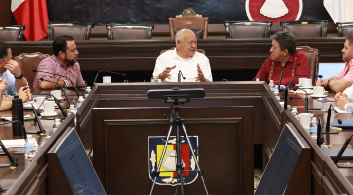 Revisan Gobernador y titular de Conavi avances del Programa Nacional de Vivienda en BCS