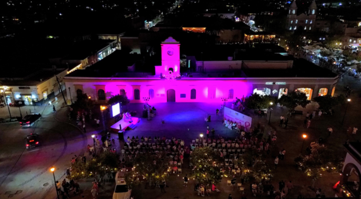 Realizan en Los Cabos encendido de luces en homenaje a la lucha contra el cáncer de mama