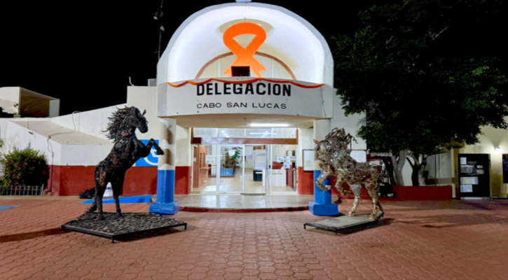 Se ilumina de naranja la Delegación de CSL en llamado contra la violencia hacia mujeres y niñas