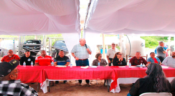 Cumple Gobernador compromisos con familias de la comunidad de Agua Verde, en Loreto