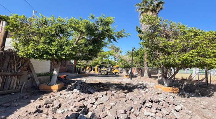 Inicia pavimentación de la calle Pino Suárez en el Centro Histórico de Loreto