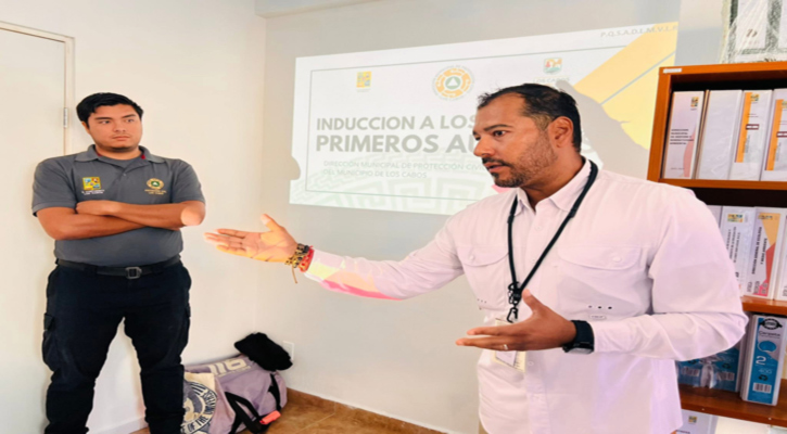 Capacitan en primeros auxilios a personal de Gestión y Normatividad Ambiental de Los Cabos