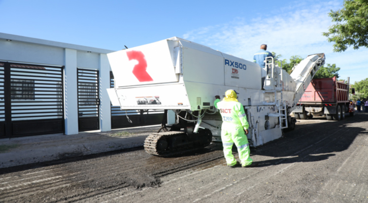 Inicia reencarpetado de bulevar principal en Villas del Encanto